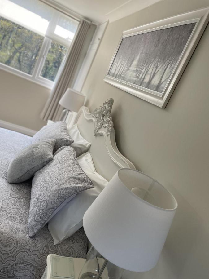 Woodland House B & B Уимборн-Минстер Экстерьер фото